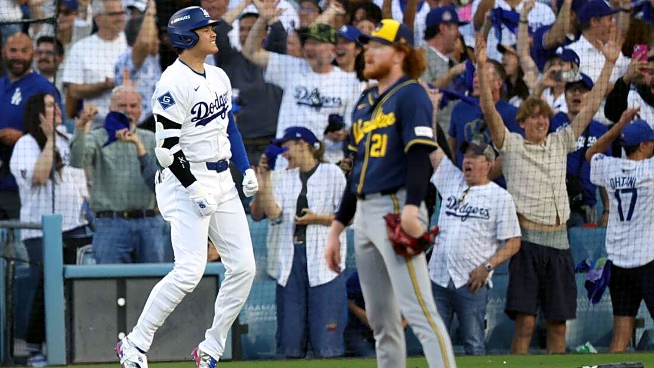 Brewers rally to sweep Dodgers, earn first World Series bid since '82