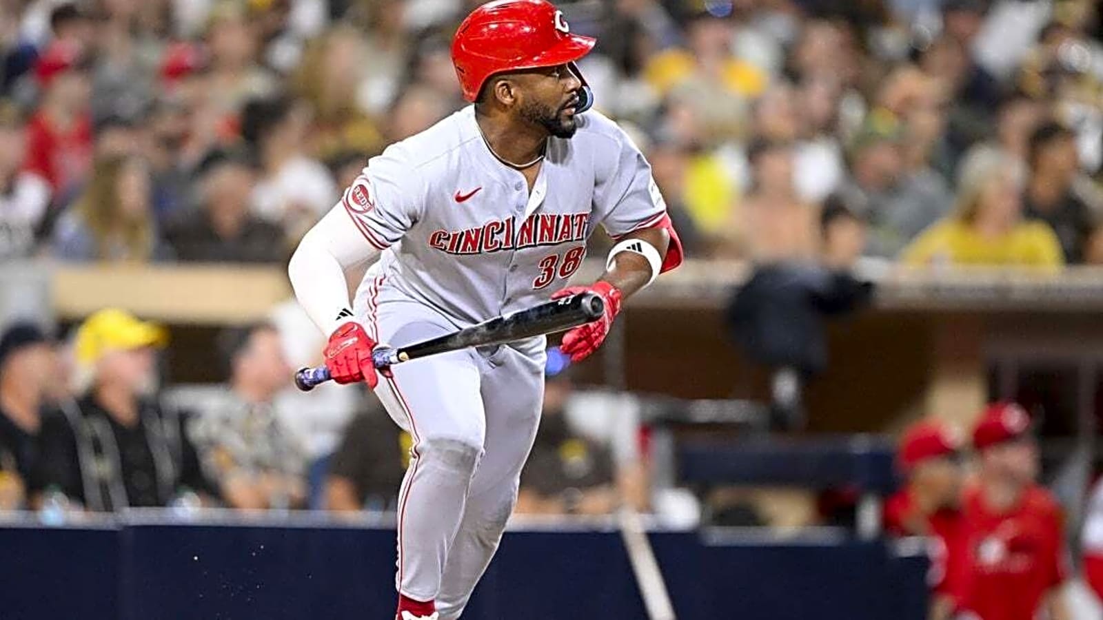 Padres sign veteran OF/INF Miguel Andujar