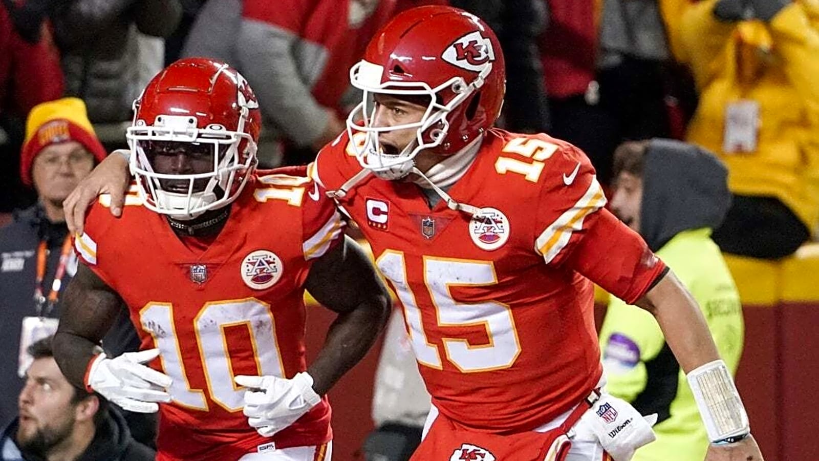 Report: Chiefs monitoring Tyreek Hill's ACL recovery