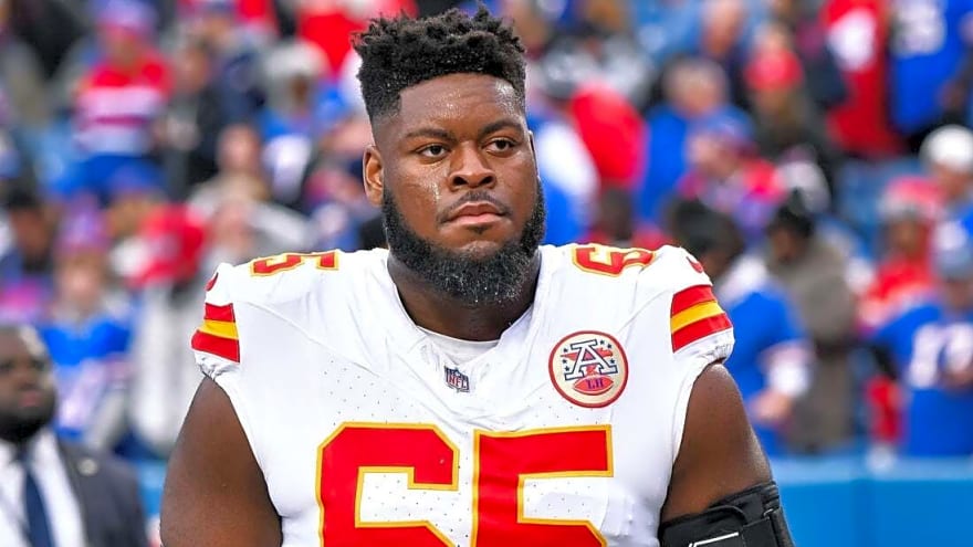 Report: Chiefs G Trey Smith gets 4-year, $94M deal