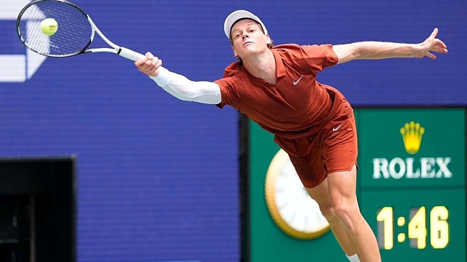 Top-seeded Jannik Sinner breezes into third round of U.S. Open