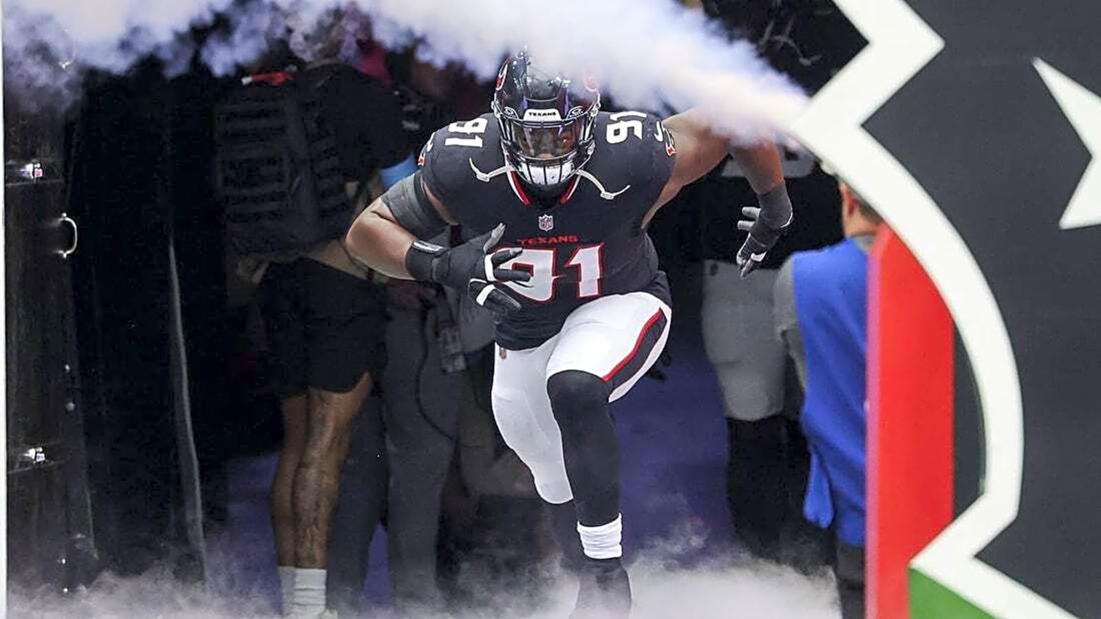 Texans re-sign veteran DT Folorunso Fatukasi