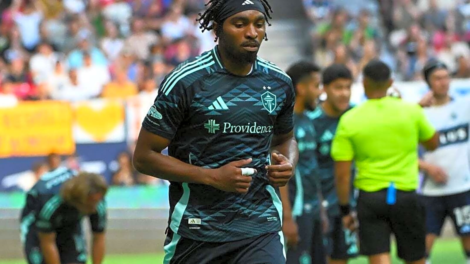 Austin FC sign veteran D Jon Bell through 2028