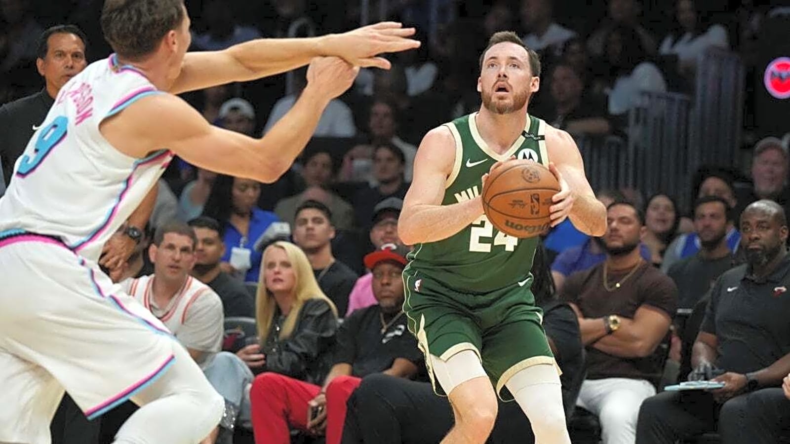 Pat Connaughton&#39;s career day guides Bucks past Pistons