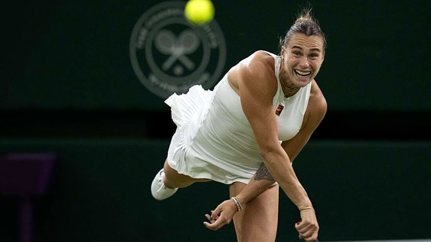 No. 1 Aryna Sabalenka reaches 11th straight major quarterfinal at Wimbledon