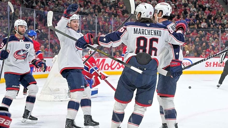 Blue Jackets battle Bruins, looking to keep playoff hopes alive