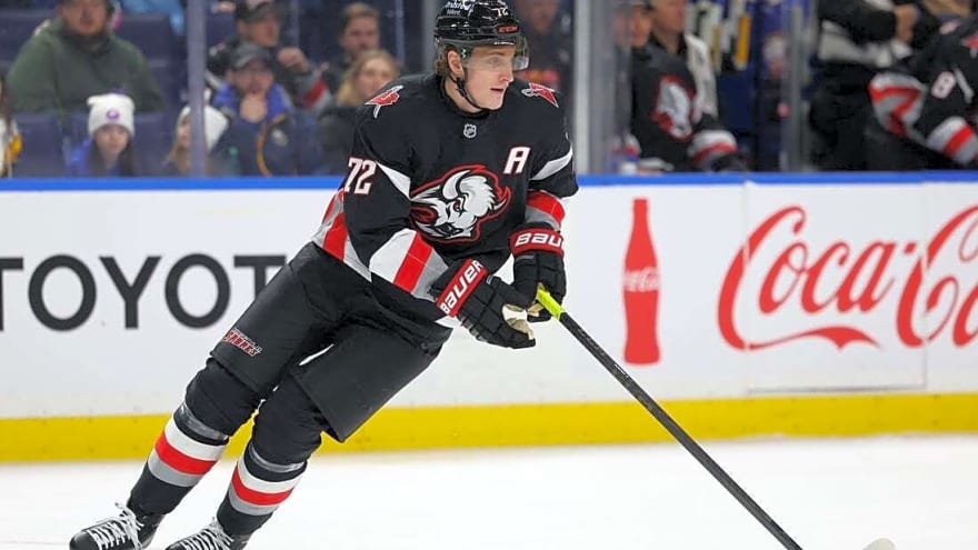 Sabres dominate Bruins in second period, win eighth straight