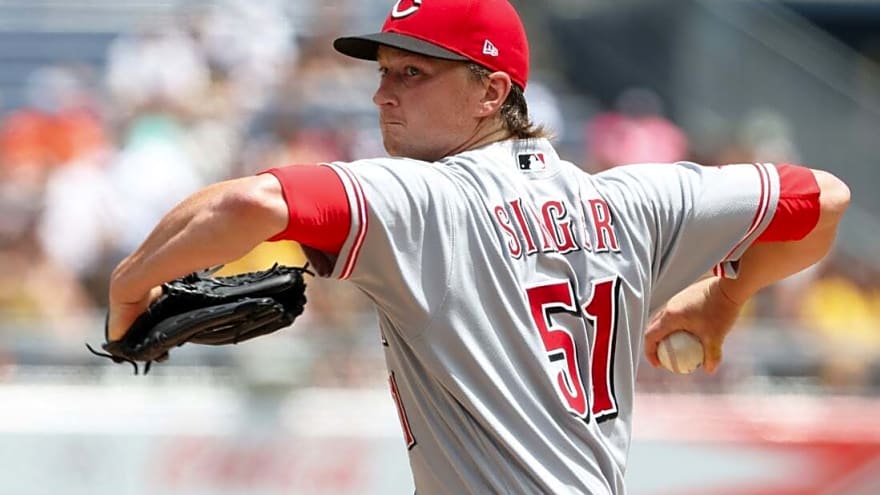 Trying to stay afloat in wild-card race, Reds face NL-worst Rockies