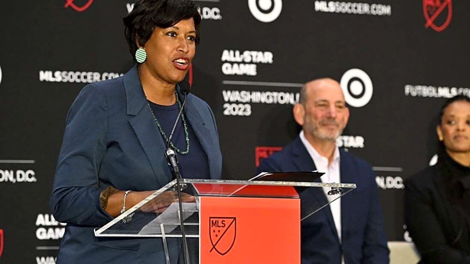 Commanders adjust D.C. stadium pact ahead of key vote