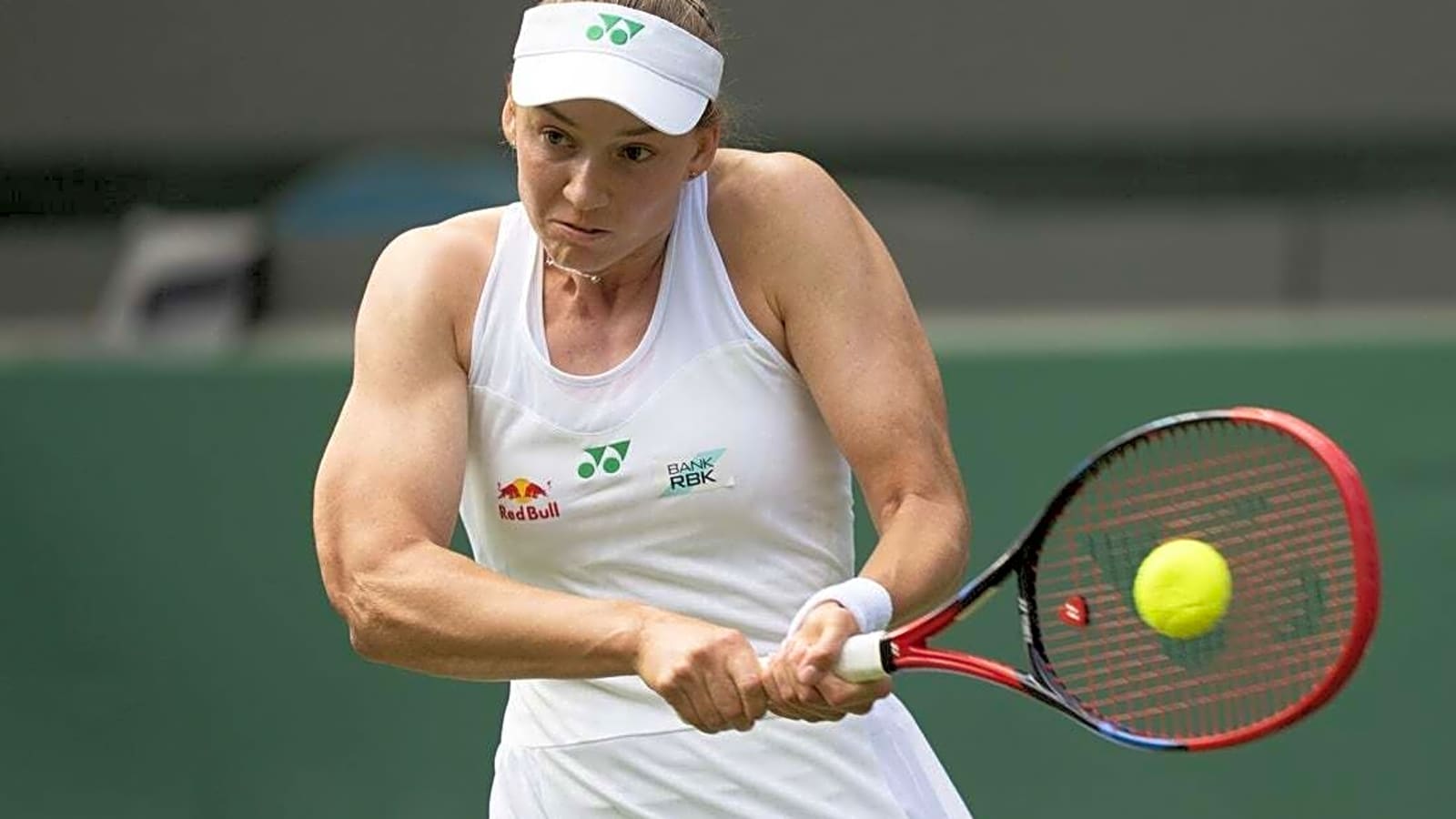 Clara Tauson ousts former Wimbledon champ Elena Rybakina
