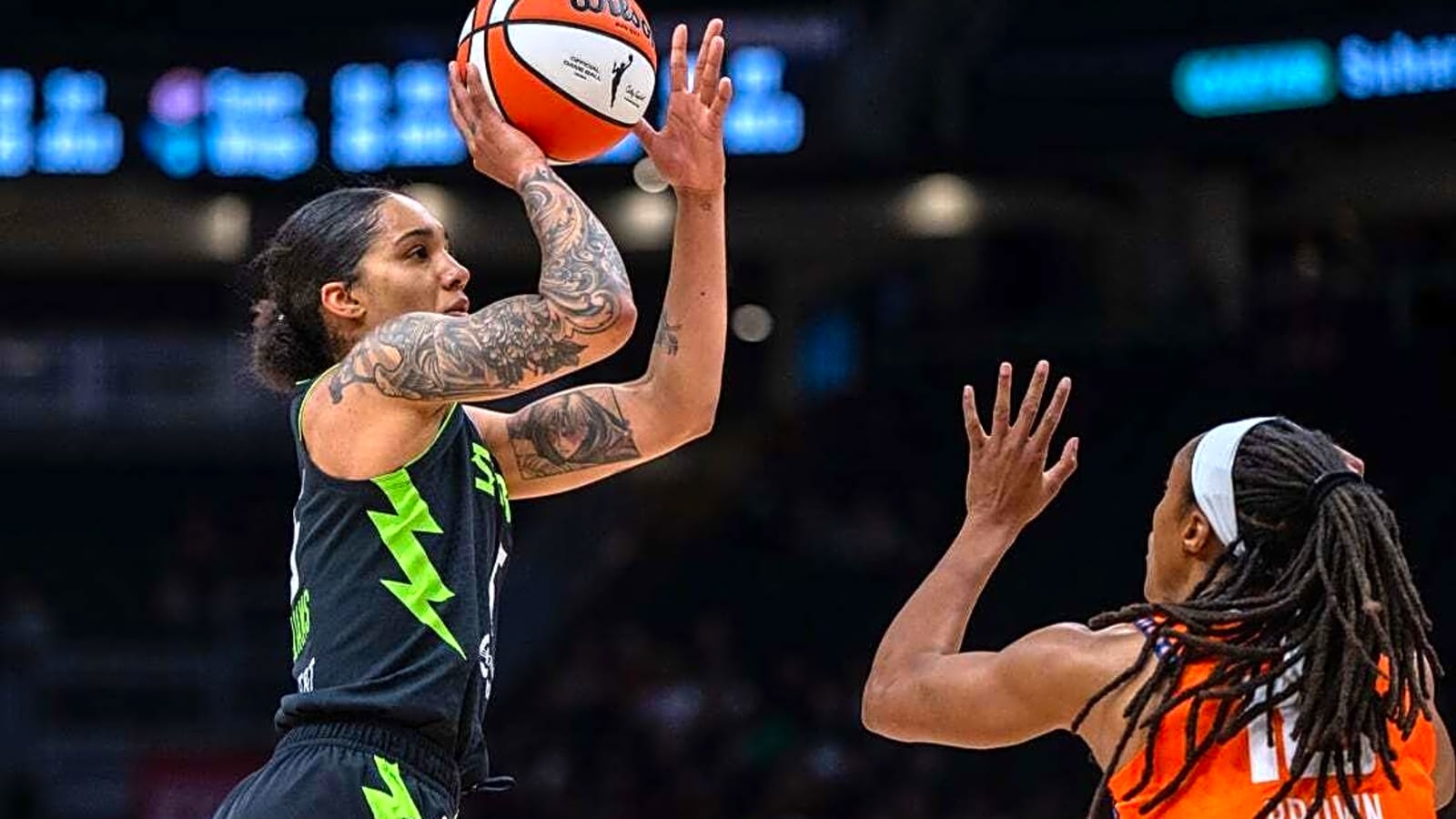 Storm post wire-to-wire win over slumping Sun