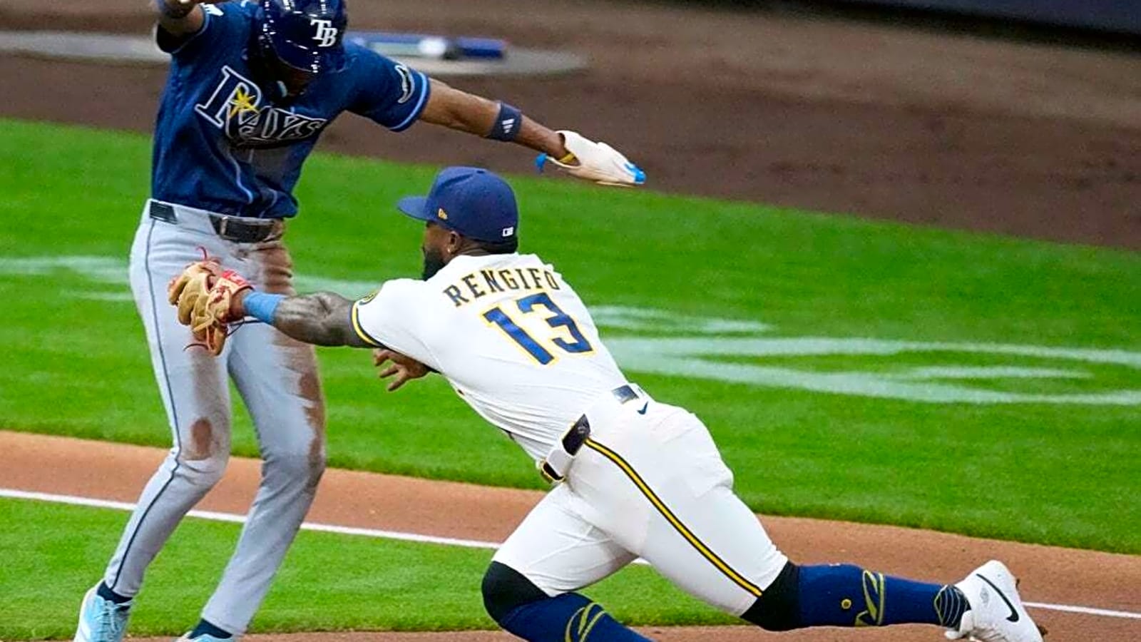 9th-inning rally propels Rays to win over Brewers