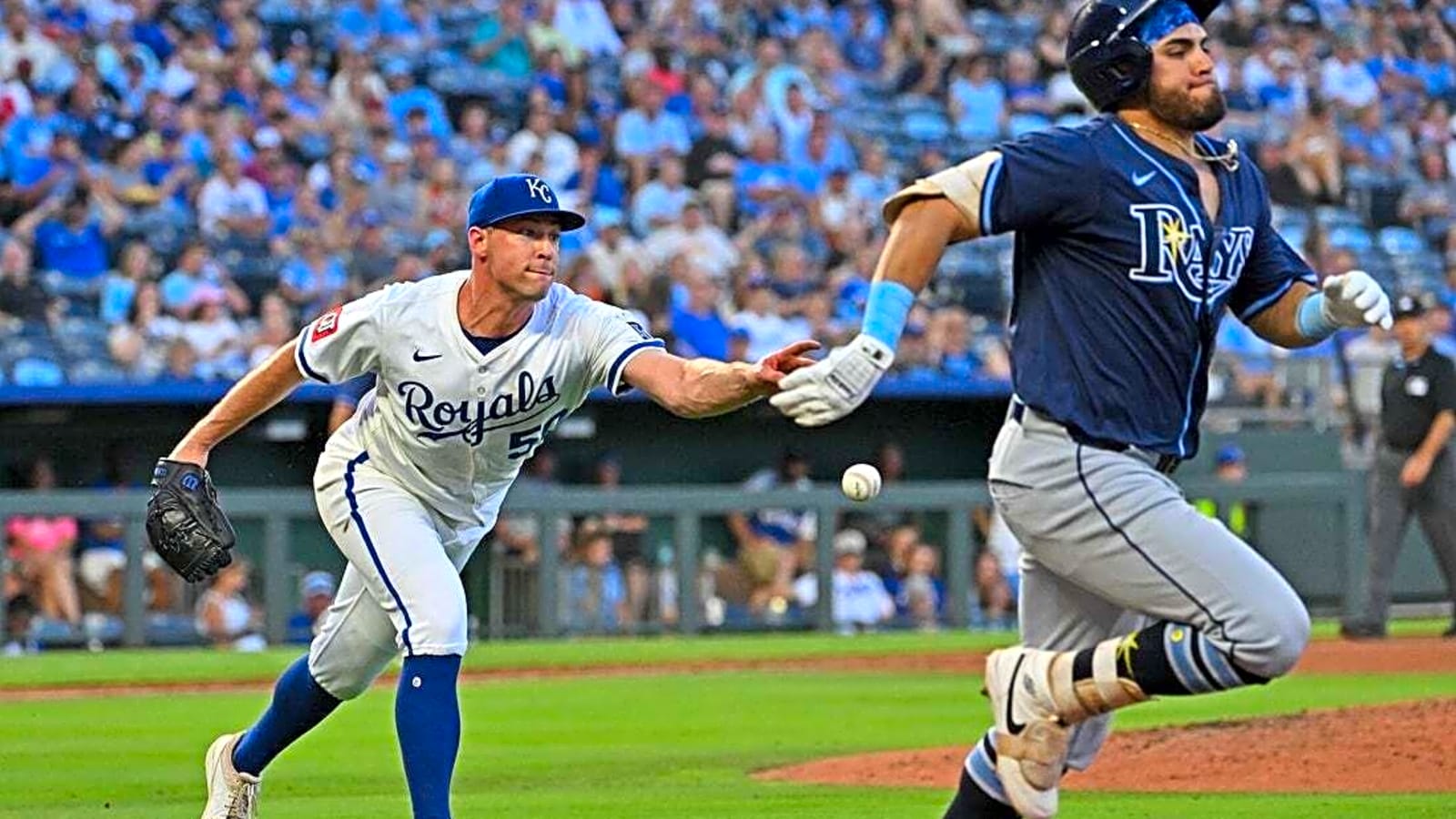 A tale of two teams: Rays hot, Royals not