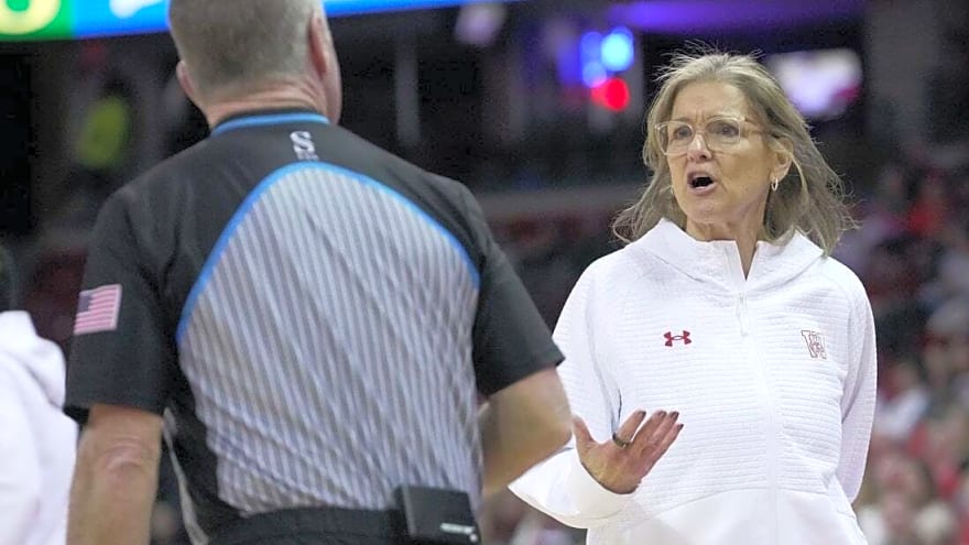 Women's Top 25 roundup: No. 25 Washington nips No. 16 Maryland in 2 OTs