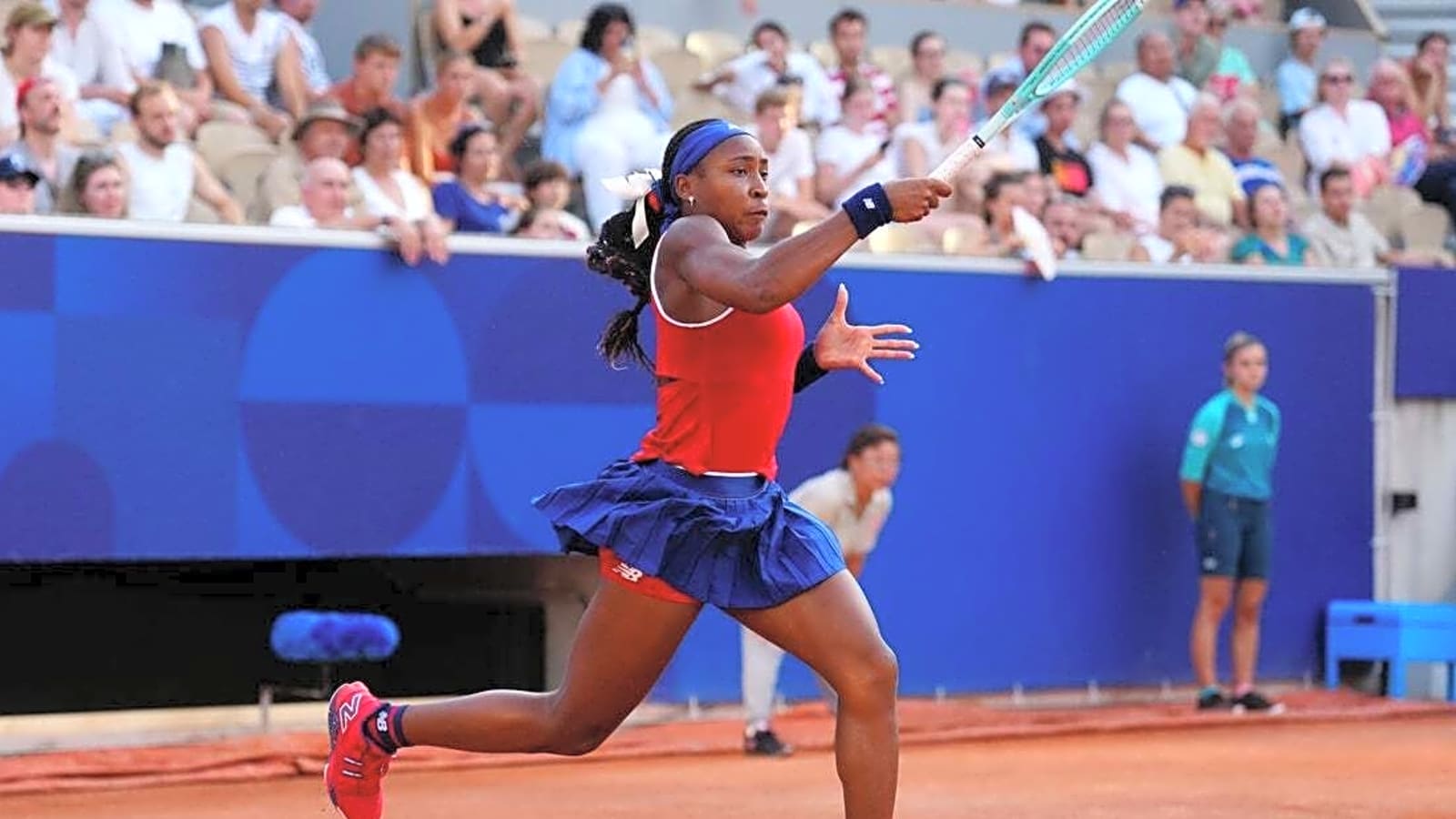 Aryna Sabalenka, Coco Gauff take different routes to third round in Rome