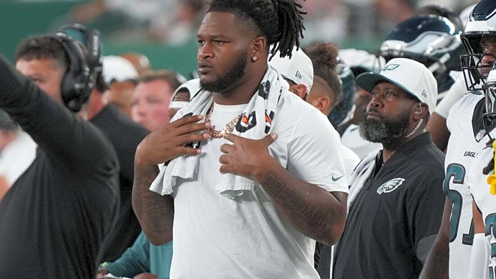Eagles DT Jalen Carter ejected for spitting on Dak Prescott at start of game