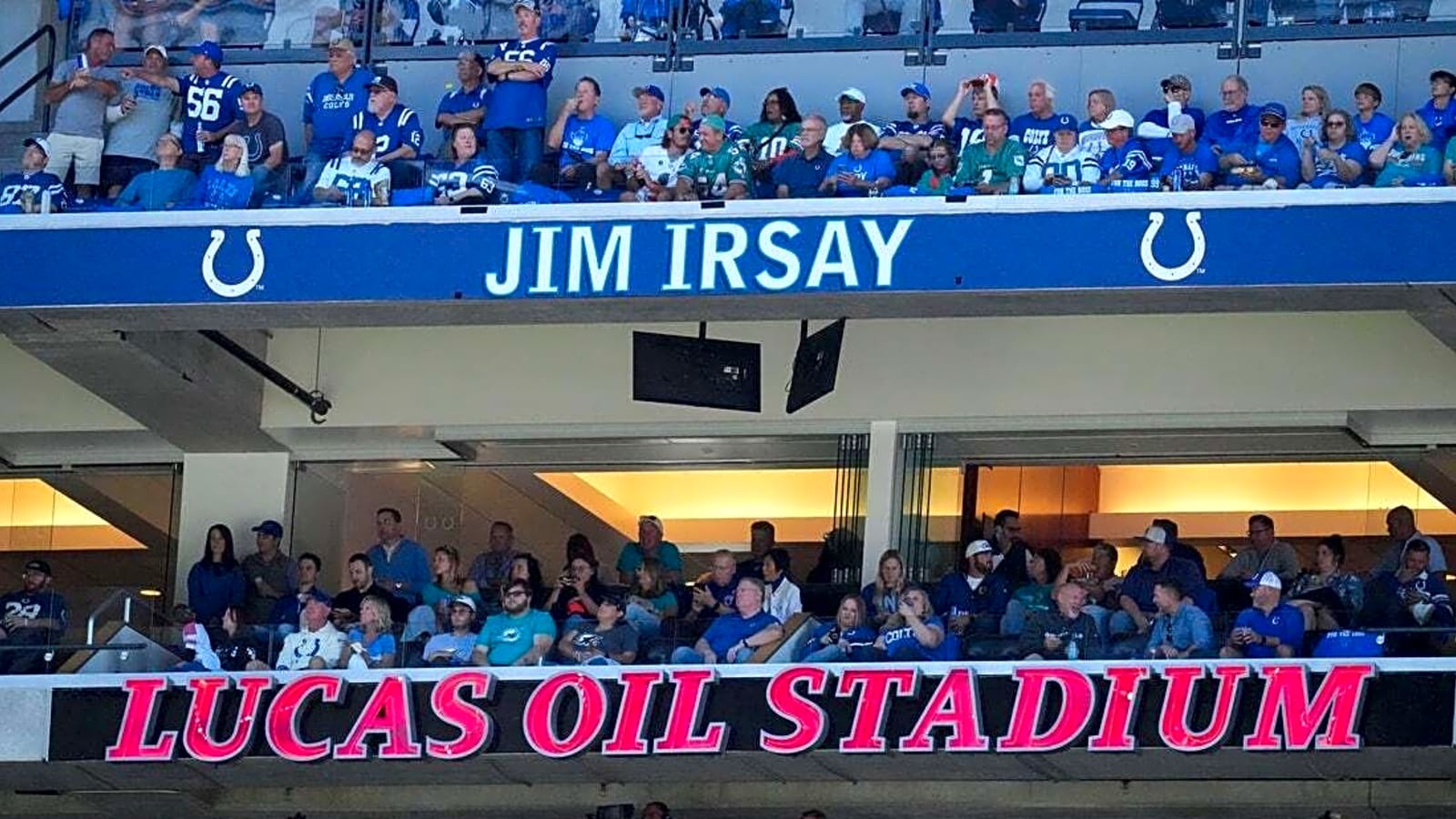 Report: FBI probing doctor involved with late Colts owner Jim Irsay
