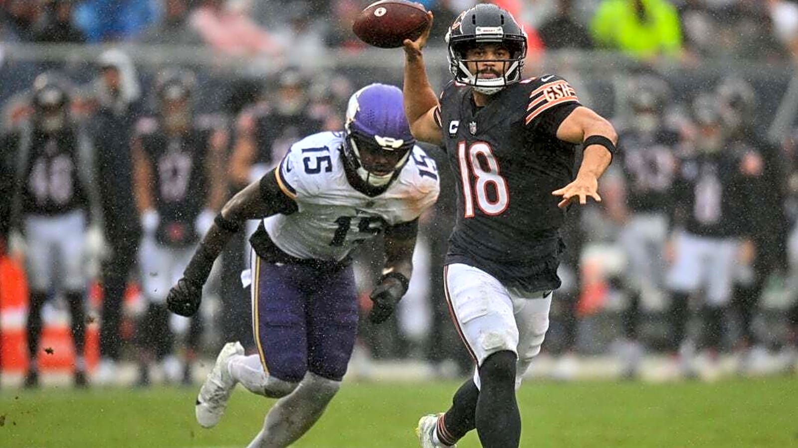 Bears QB Caleb Williams (leg) carted off against Vikings