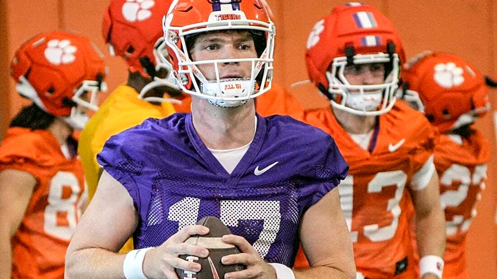 Clemson names Christopher Vizzina starting QB vs. LSU
