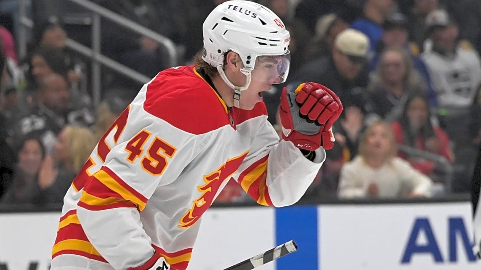 Flames re-sign centre Sam Morton to one year, two-way deal ($775,000)
