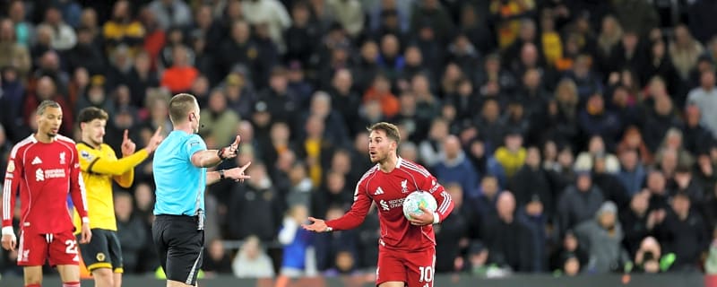 ‘So slow, so boring’ – Stephen Warnock doesn’t mince his words about Liverpool first-half borefest