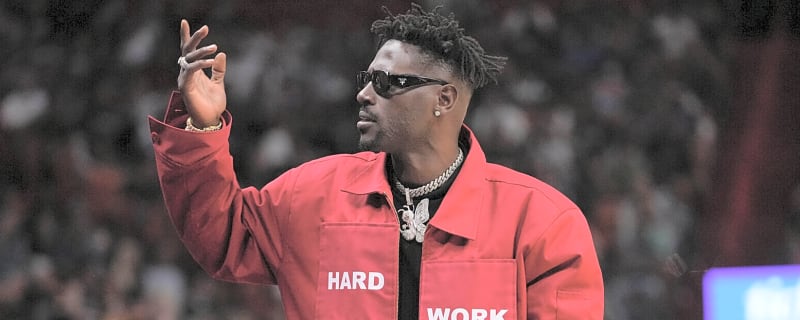 Antonio Brown reportedly wanted on attempted murder charge