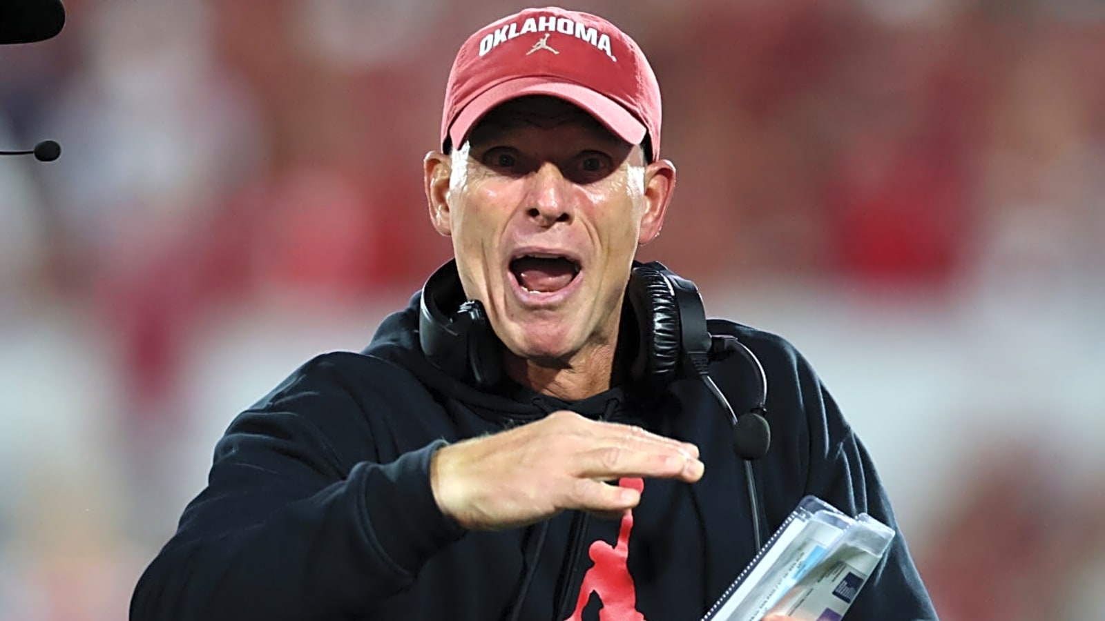 Brent Venables Criticizes ‘Weird’ Oklahoma Student Reporters’ John Mateer Coverage
