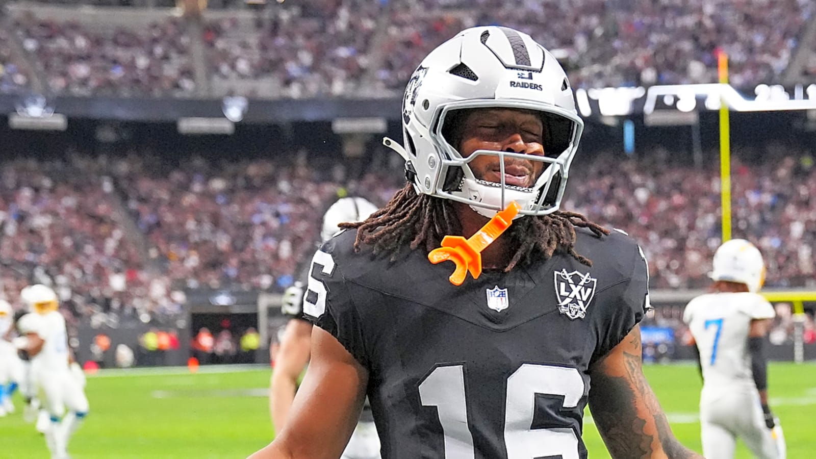 What did Raiders tell hopeful WR seeking contract extension?