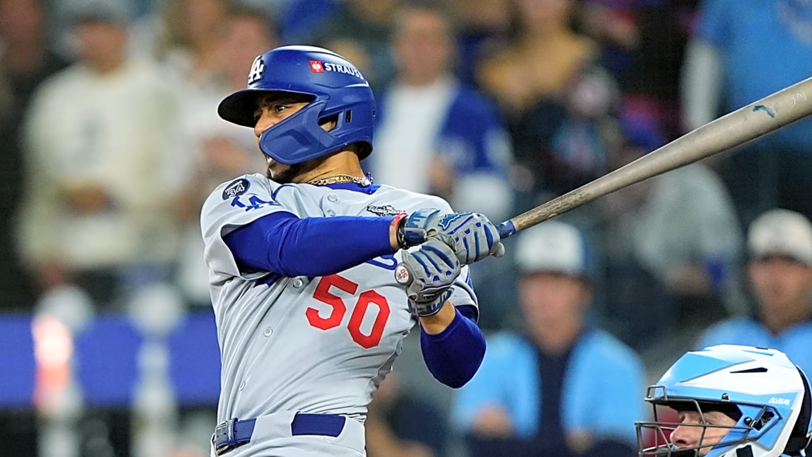 Mookie Betts breaks slump, plays hero for Dodgers