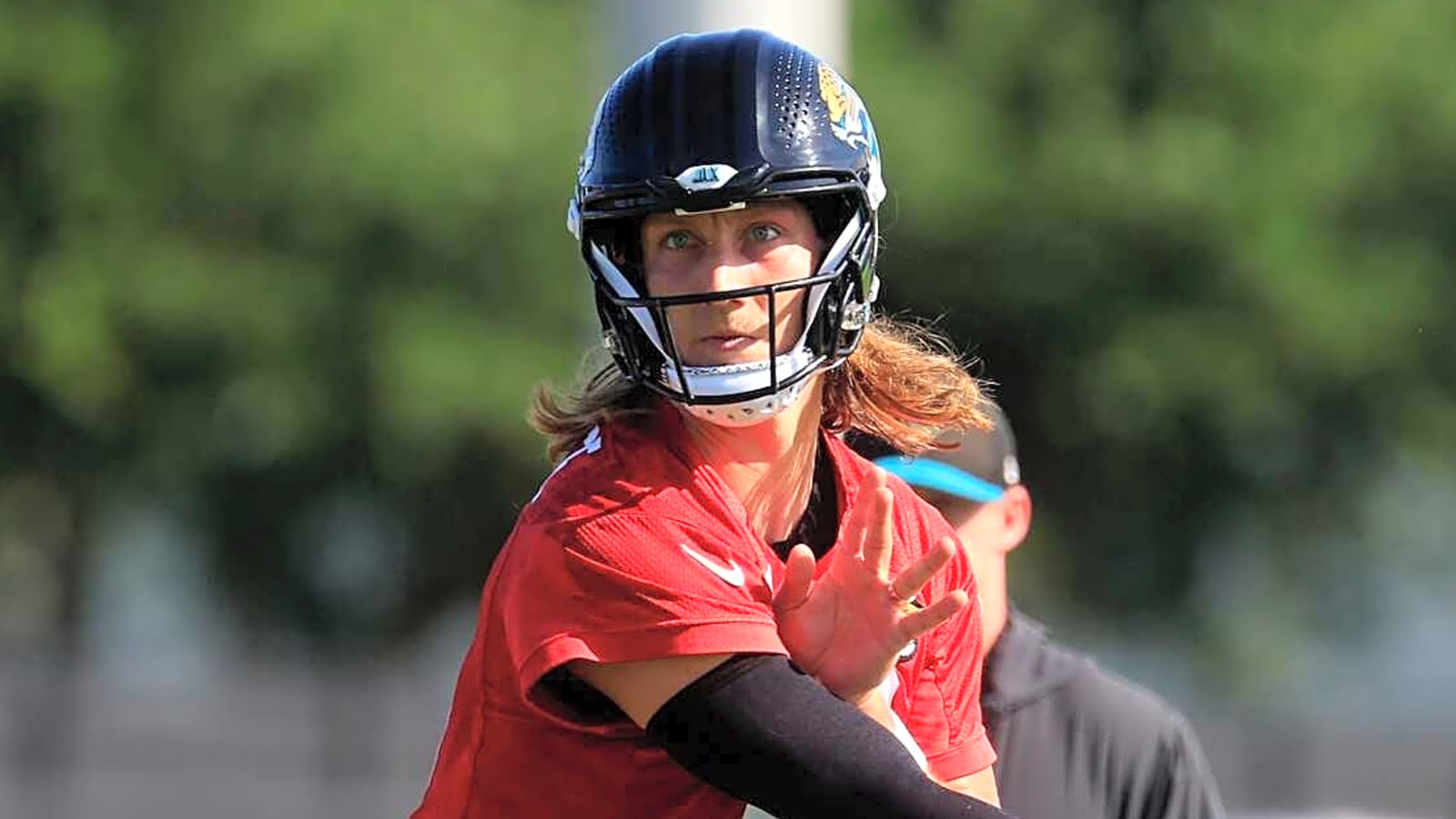 Trevor Lawrence offers update on throwing arm soreness