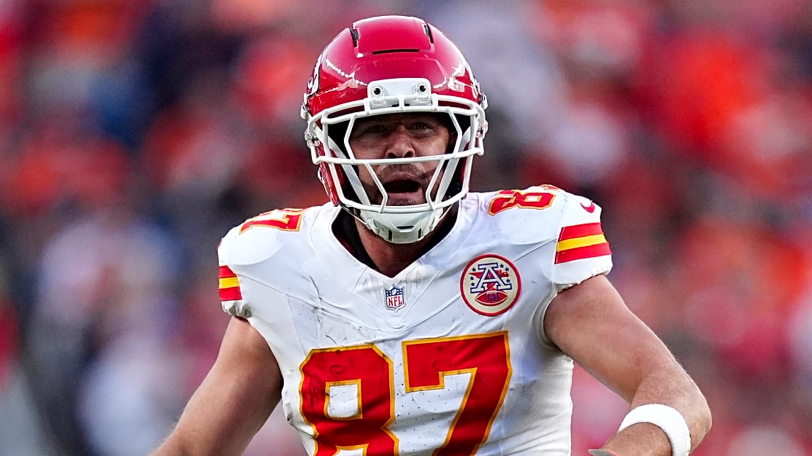 Kelce sends passionate message to Chiefs teammates