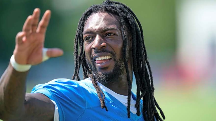 &#39;You see that?&#39; Calvin Ridley accidentally reveals the biggest difference between Titans QBs Cam Ward and Will Levis