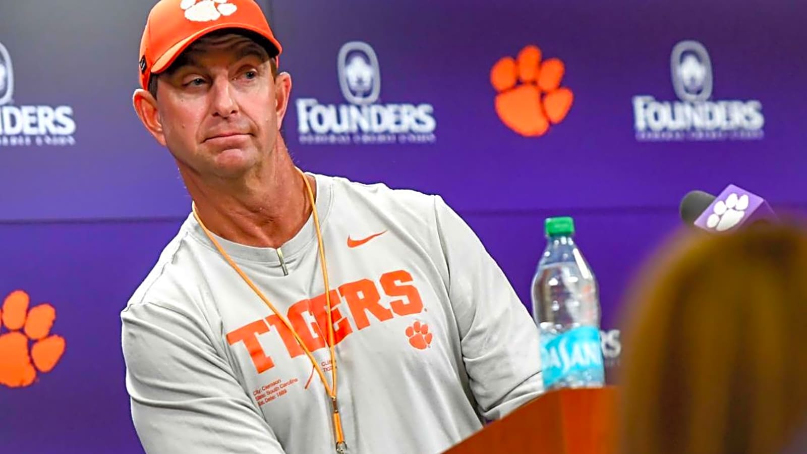 Elite DL Recruit Drops Savage Take on Tennessee While Eyeing Clemson