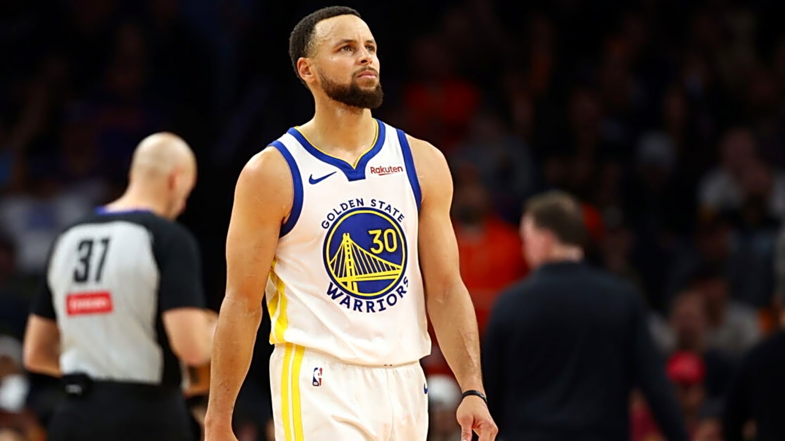 What Shoe Is Stephen Curry Wearing for NBA Christmas Game vs Mavericks?