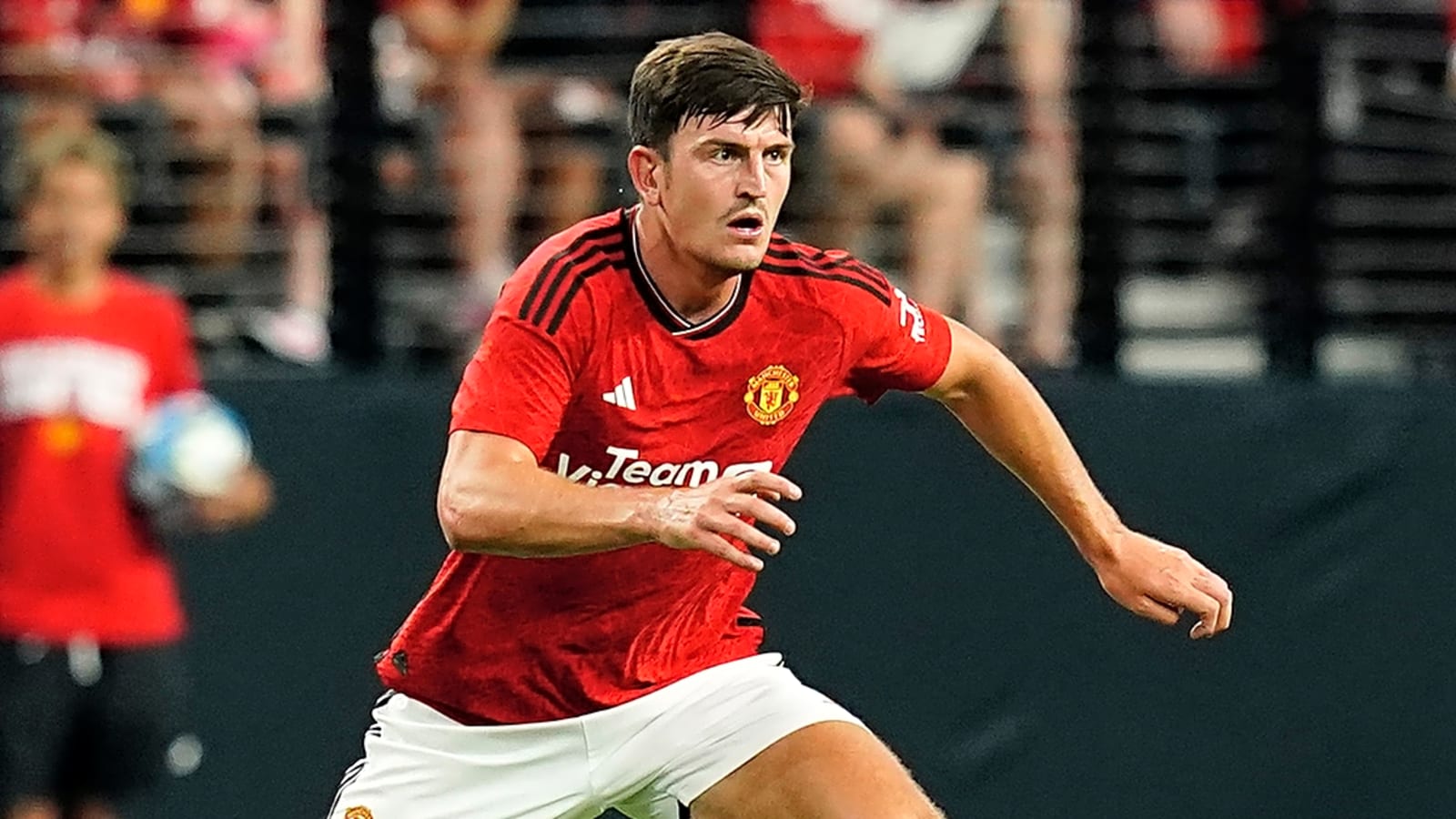 Red Devils cult hero bats for a new contract for ‘resilient’ Manchester United star