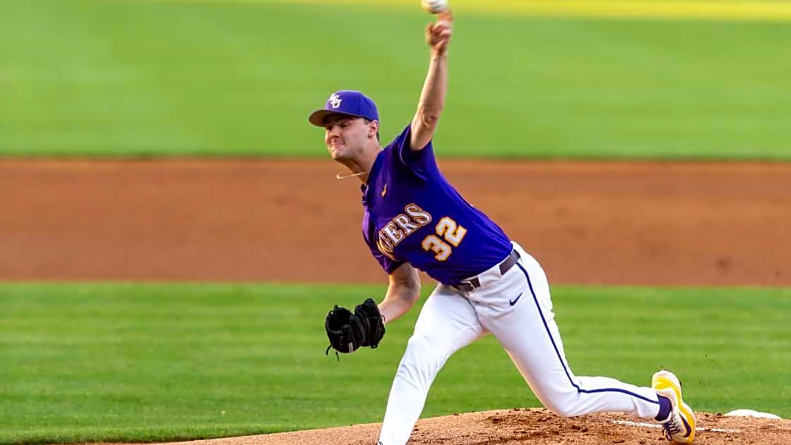 Three LSU Baseball Players up for National Awards