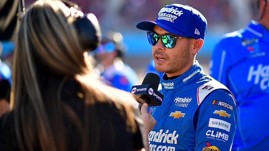 Kyle Larson praises Denny Hamlin ahead of Championship 4 showdown at Phoenix