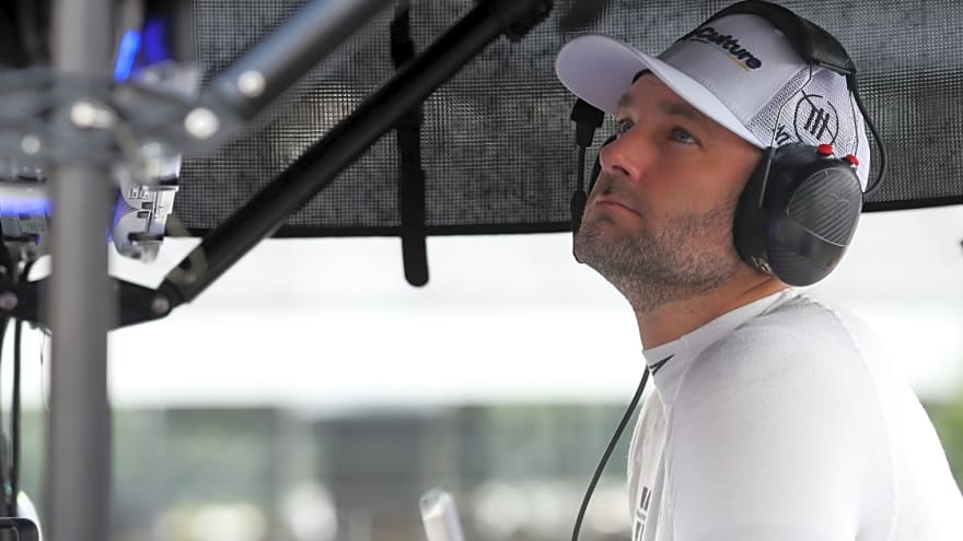 Shane van Gisbergen outduels Connor Zilisch on late restart to win Xfinity Chicago Street Race