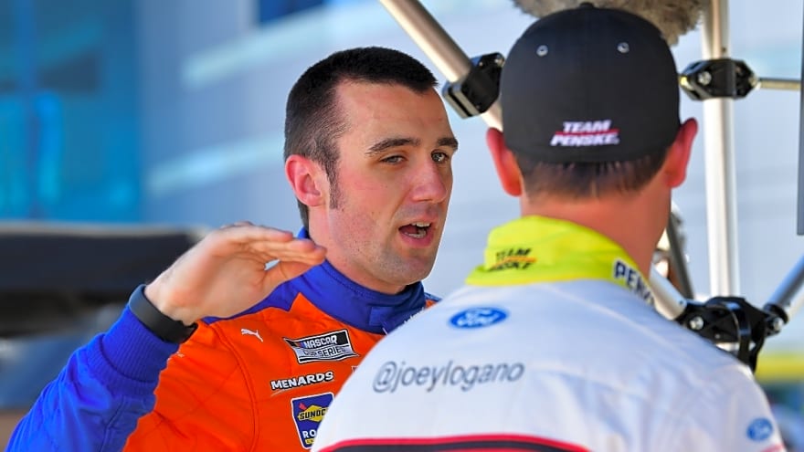 Austin Cindric perseveres in Supercars sprint race at Adelaide Grand Final