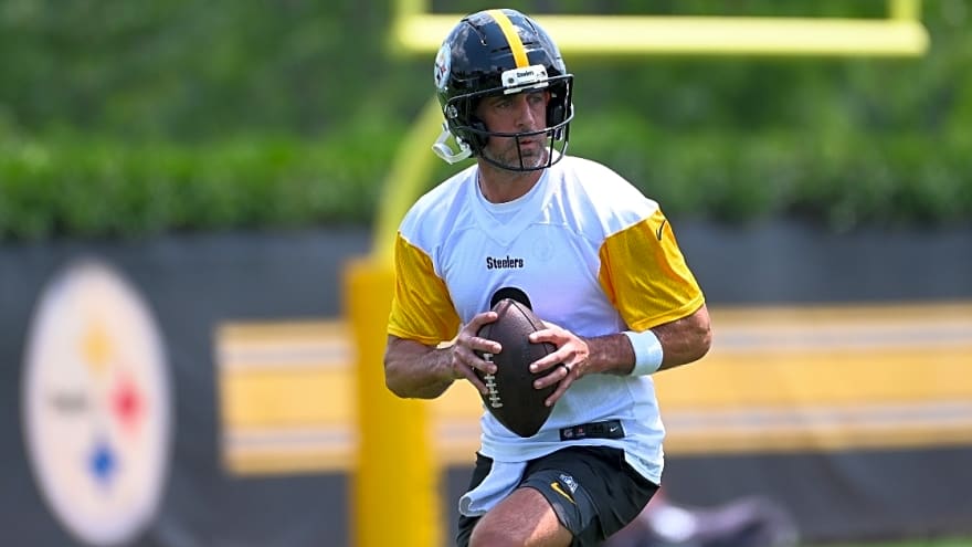 Will Howard gives early impressions of working with Aaron Rodgers