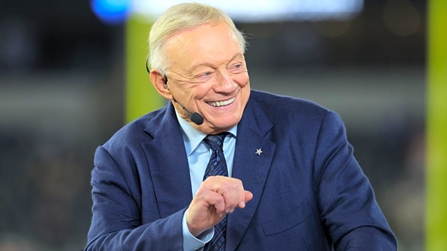 Jerry Jones nearly falls at podium, introduces former President Bill Clinton at pre-NFL Draft press conference