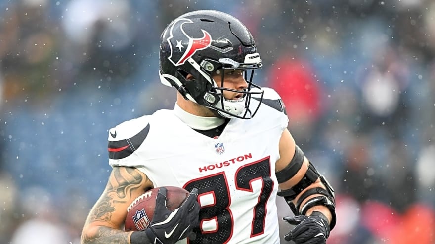 Cade Stover injury update: Texans TE exits game after awkward knee tweak