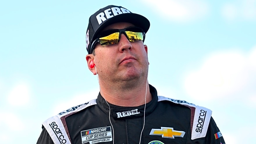Kevin Harvick raises eyebrows, reverses course on Kyle Busch