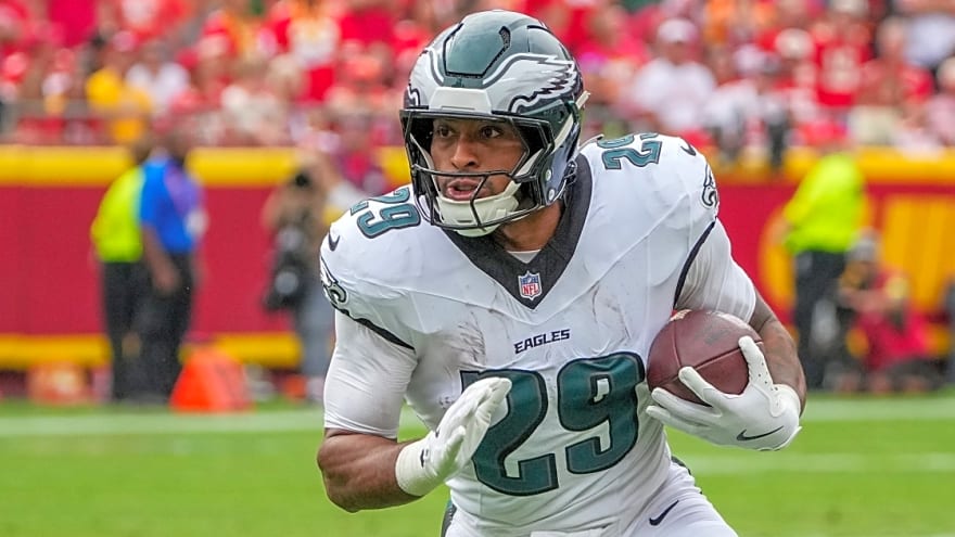 Report: Carolina Panthers signing former Philadelphia Eagles RB AJ Dillon