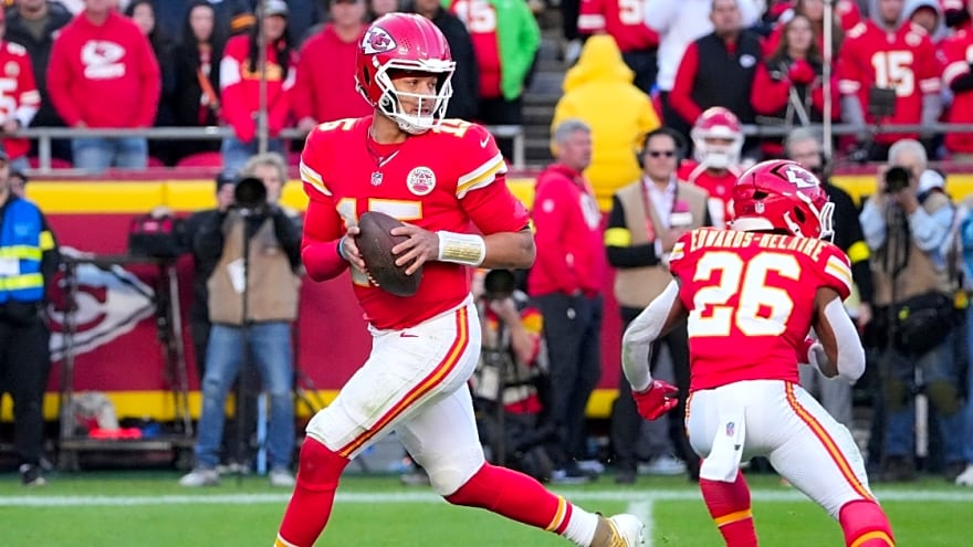 Patrick Mahomes reacts to new and improved Dallas Cowboys defense ahead of Thanksgiving game