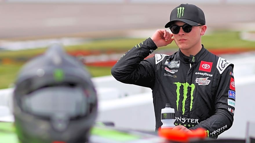 Kevin Harvick vehemently backs Ty Gibbs in pit road scuffle with Brad Keselowski pit crew