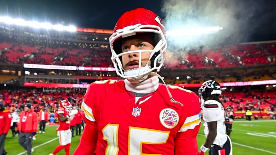 Patrick Mahomes injury update: Chiefs QB sets return date from torn ACL