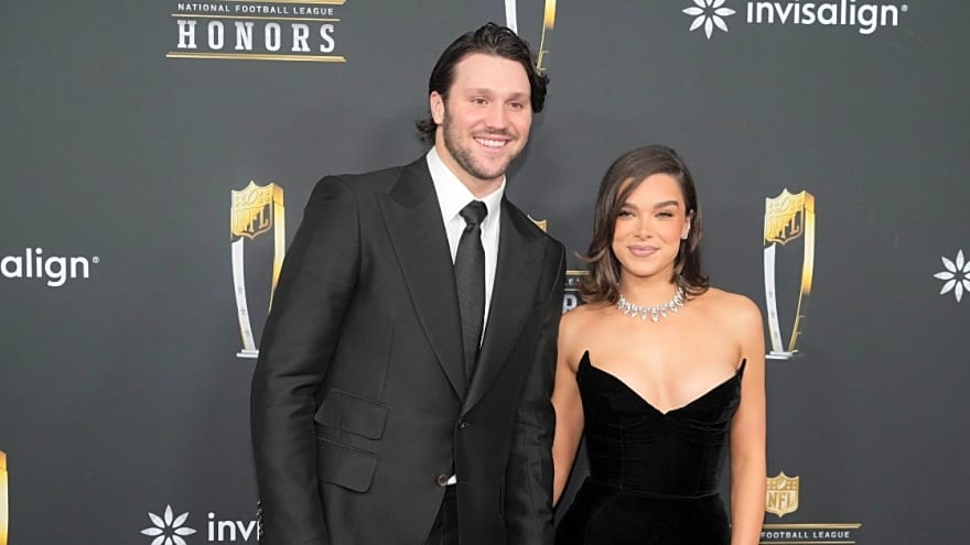 Bills QB Josh Allen, actress Hailee Steinfeld announce the birth of their daughter