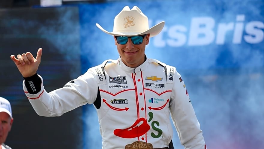 Carson Hocevar taking on Gateway Dirt Nationals Modified race