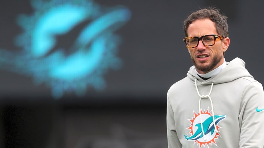 Mike McDaniel hot seat: NFL insider reveals expectation for Dolphins HC heading into 2026